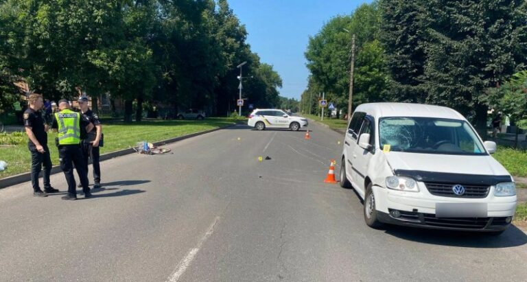 Слідчі поліції Полтавщини вивчають обставини ДТП, у якій загинув велосипедист
