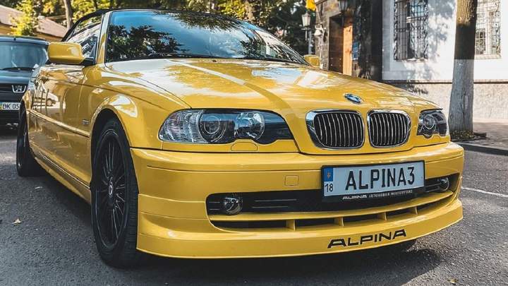 Унікальну BMW Alpina B3 сфотографували в Україні