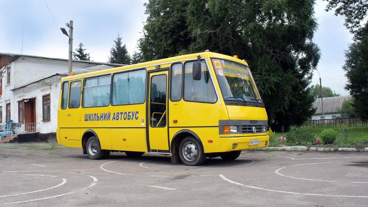 Новий навчальний рік: скільки шкільних автобусів закупили в Україні