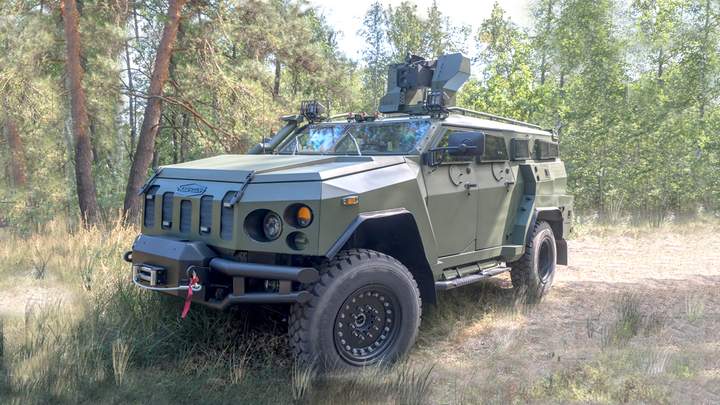 Українська компанія показала в Польщі сучасне броньоване авто