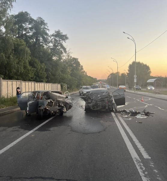 У Києві поліцейські з‘ясовують обставини смертельної ДТП за участю двох авто