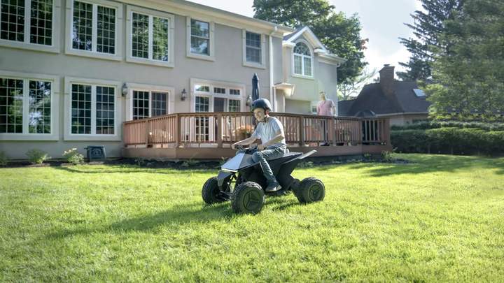 Tesla перезапустила свій Cyberquad для дітей, обійшовши закони про квадроцикли