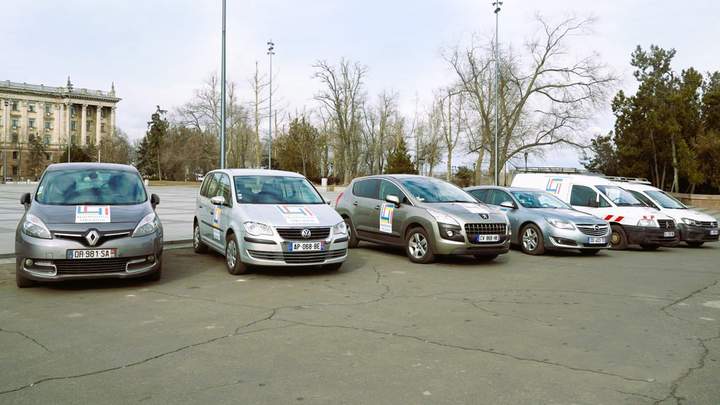 Французькі автомобілі приїхали до Миколаєва своїм ходом, щоб служити місцевій громаді