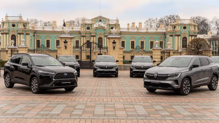 Новітні Renault Austral, які ще не представлені в Україні, передали медикам