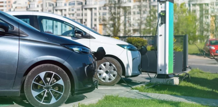 Де зарядити електромобіль в Україні?