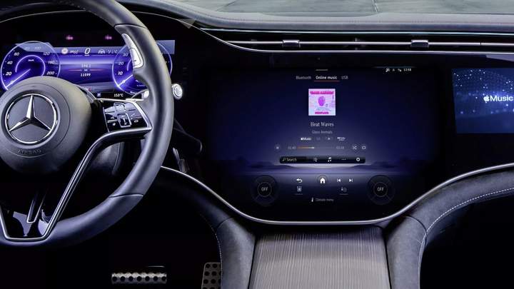 Mercedes-Benz обмежить функції Apple CarPlay