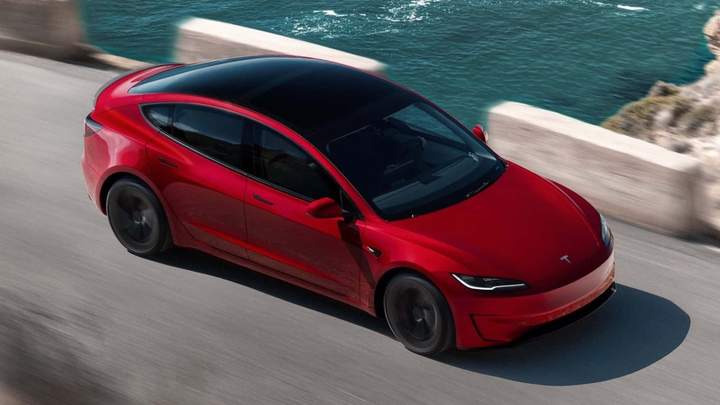 Tesla офіційно оприлюднила характеристики найпотужнішої Model 3