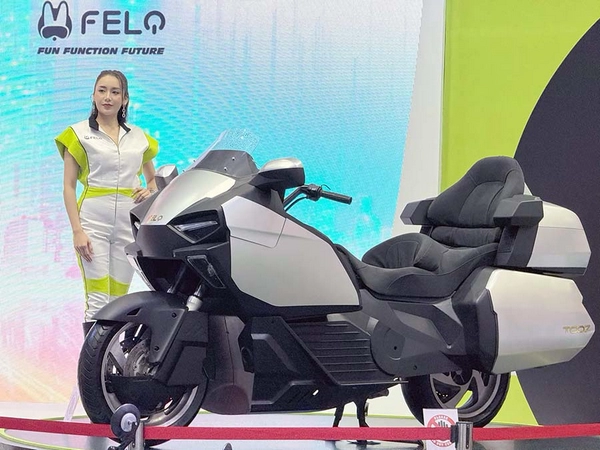 В Бангкоку представлено електромотоцикл з найбільшим запасом ходу 720 км
