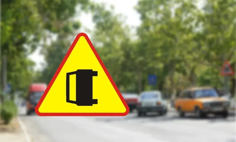 Чому знак з перевернутим авто попереджає про небезпеку