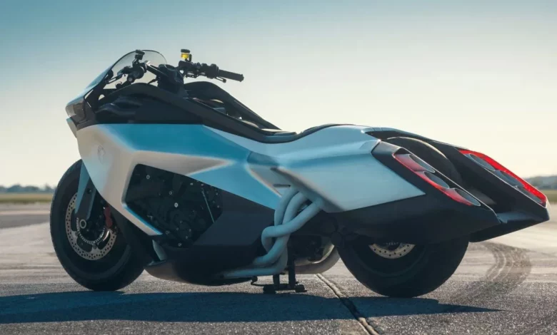 BMW Vision K18: шестициліндровий концепт-мотоцикл натхненний надзвуковою авіацією