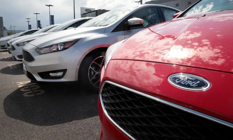 Ford відкликає понад 255 тис.