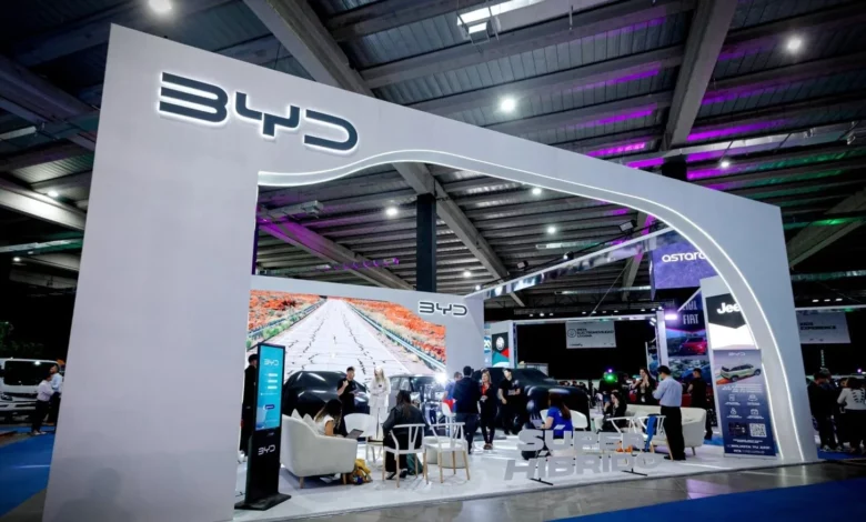 BYD відсудила 80 800 доларів у китайських автоінфлюенсерів за наклеп