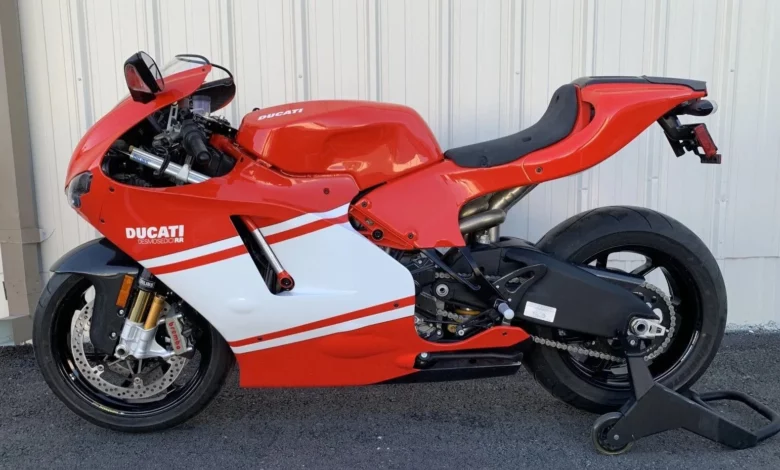 Раритетний Ducati Desmosedici RR з пробігом 10 миль виставили на eBay