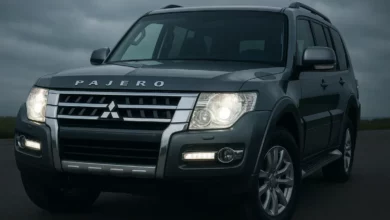 Mitsubishi Pajero front grille illuminated.