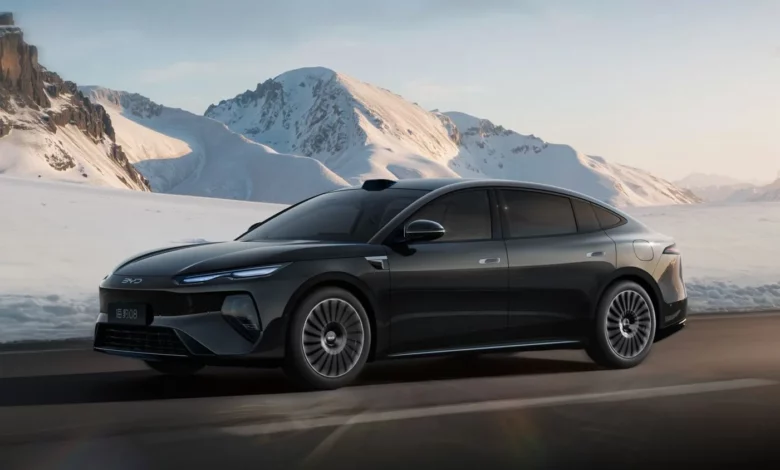 Електроседан BYD Seal 08 відкрив передзамовлення в Китаї