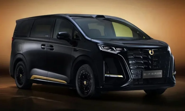 BYD Denza D9 отримав новий колір Dark Gold за доплату 30 тис.