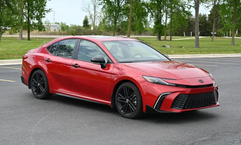 Гібридна Toyota Camry Nightshade 2026: динамічніша та економніша, ніж очікуєш