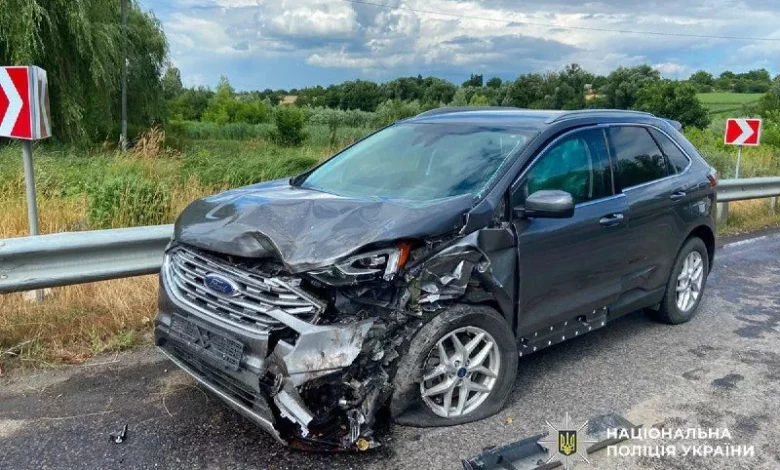На Уманщині зіткнулися вантажівка DAF і Ford Edge: постраждали жінка та дитина