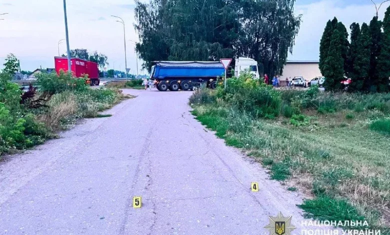 На трасі Київ–Чоп у Горбакові вантажівка зіткнулася з двома мотоциклами: травмований 17-річний водій