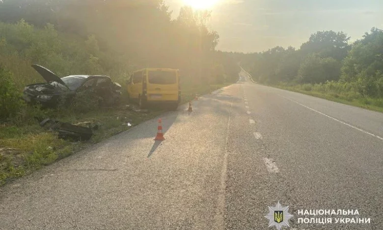 На трасі Київ — Знам’янка зіткнулися Hyundai Sonata та Renault Trafic: травмовано чотирьох людей