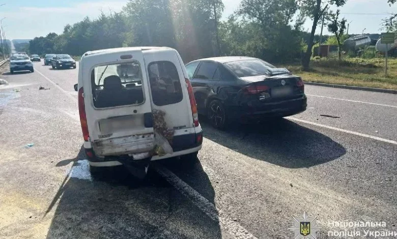 Поліція з’ясовує обставини ДТП за участю Volkswagen та Renault у Вінницькому районі