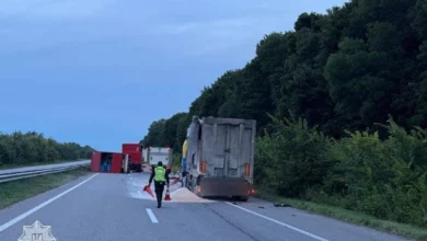 ДТП на автодорозі М-03 біля Калинівки ускладнила рух транспорту