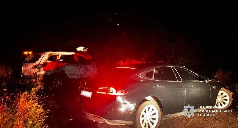 Поблизу Кульбакіного зіткнулися Hyundai Santa Fe та Tesla: двоє травмованих