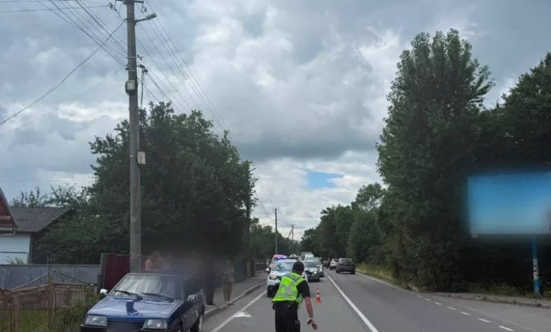 У селі Назавизів водій ВАЗ збив велосипедиста: поліція з’ясовує обставини
