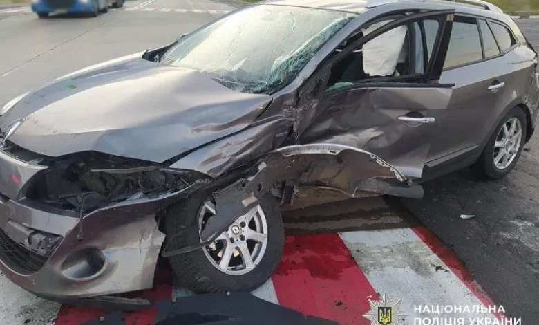 У Коростені зіткнулися Kia Sedona та Renault Megane: п’ятеро травмованих, серед них однорічна дитина