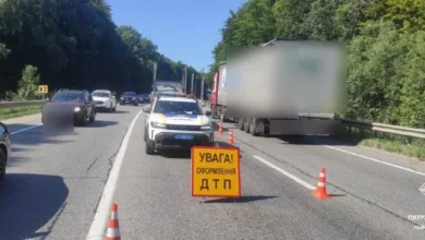 На трасі М-06 біля Давидова у Львівській області сталися дві ДТП без травмованих