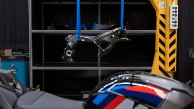 BMW M1000 RR отримав нову раму M Motorsport та оновлення на 2027 рік