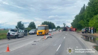 У Полтаві зіткнулися VOLVO, VOLKSWAGEN та BMW: травмовано чотирьох людей, серед них дитина
