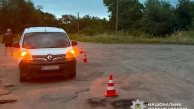На Полтавщині електроскутер зіткнувся з Renault Kangoo: травмована пасажирка