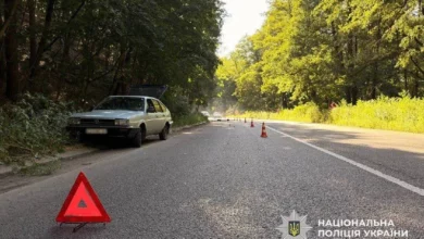 На Черкащині зіткнулися два автомобілі та мотоцикл: водійку Opel притягнули до адмінвідповідальності