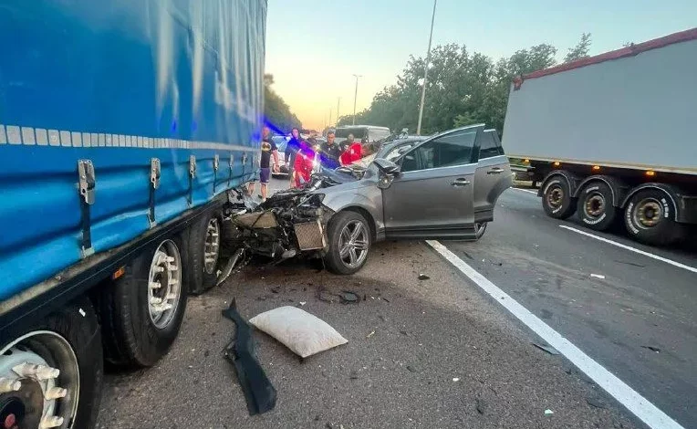 Поліція Києва з’ясовує обставини смертельної ДТП на Житомирському шосе