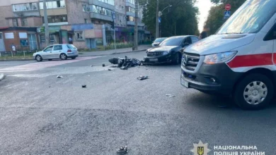 У Черкасах унаслідок зіткнення Opel Vectra та мотоцикла травмувався байкер