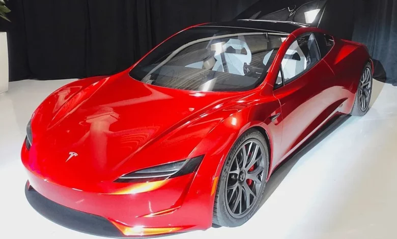 Tesla відкликає понад 20 тисяч авто в США через надто яскраві фари