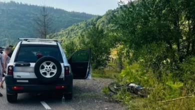 У Репинному 15-річний мотоцикліст зіткнувся з Land Rover: поліція розслідує ДТП