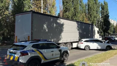 У Кременчуці легковик Ford зіткнувся з вантажівкою: травмовано водія