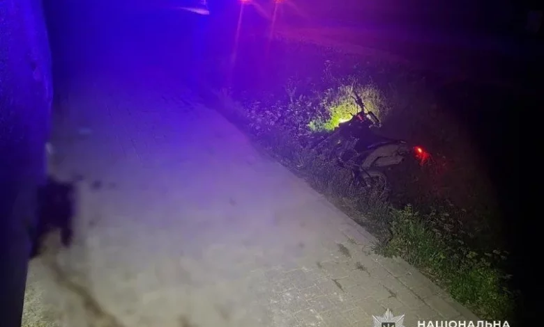 На Рахівщині у ДТП з мотоциклом загинув пасажир, водій у лікарні