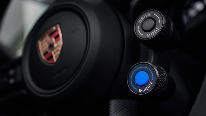 Porsche Taycan отримав опцію E‑Shift з віртуальними перемиканнями передач