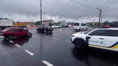 Поліція з’ясовує обставини ДТП з ВАЗ-2109 і Mercedes на Калуському шосе