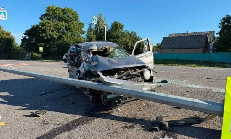 На трасі М-30 біля села Селище зіткнулися Jeep і вантажівка MAN: травмована пасажирка