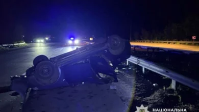На трасі Київ–Харків біля Лубен перекинувся Renault Logan: травмовано двох людей