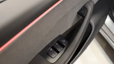 Tesla відкликає в Китаї близько 3 млн авто через аварійні ручки дверей і ще 2,7 млн через контроль водія