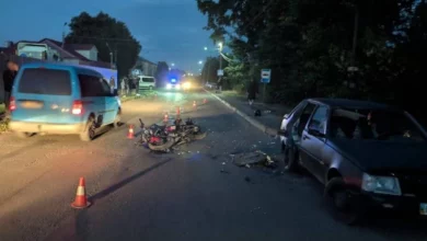 У Клевані зіткнулися ЗАЗ-Славута та мотоцикл: двоє неповнолітніх у реанімації