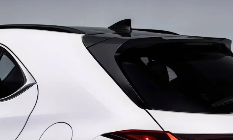 Lexus UX 300h 2026: гібридний кросовер, який витрачає менше пального за конкурентів