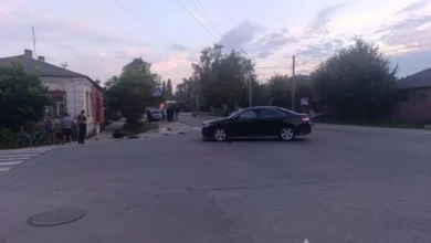 В Охтирці у ДТП з Toyota та мотоциклом травмувалася 15-річна водійка