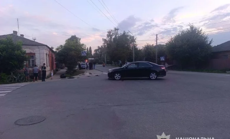 В Охтирці у ДТП з Toyota та мотоциклом травмувалася 15-річна водійка