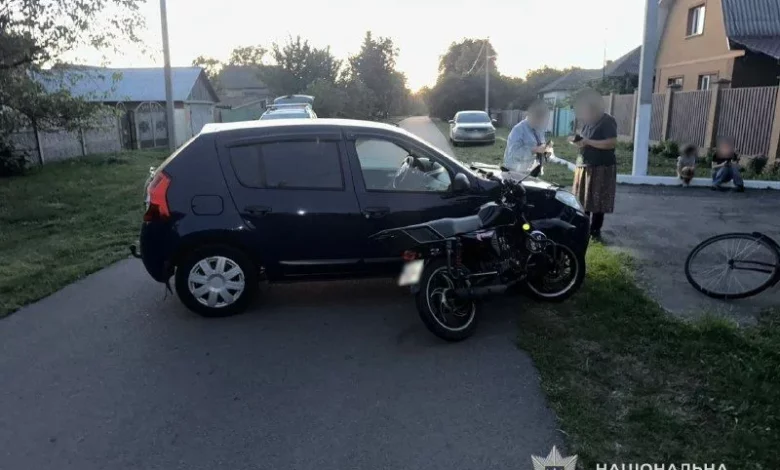 У Конотопському районі травмувався 16-річний мотоцикліст у зіткненні з Dacia Sandero